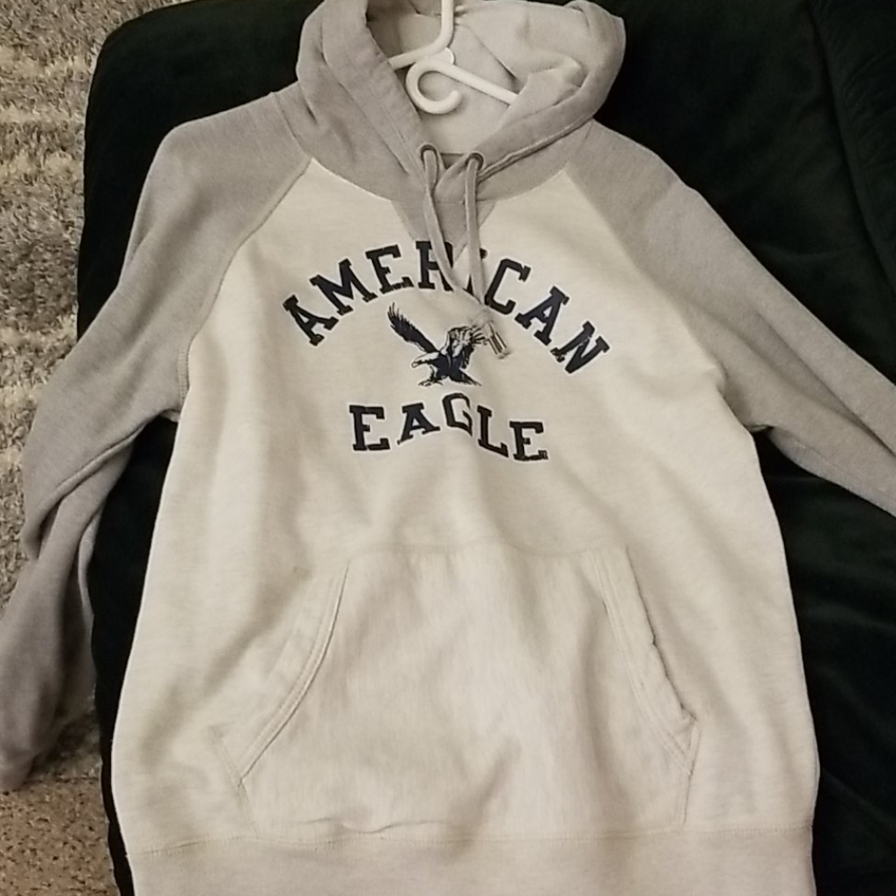 Mens American eagle pull over
